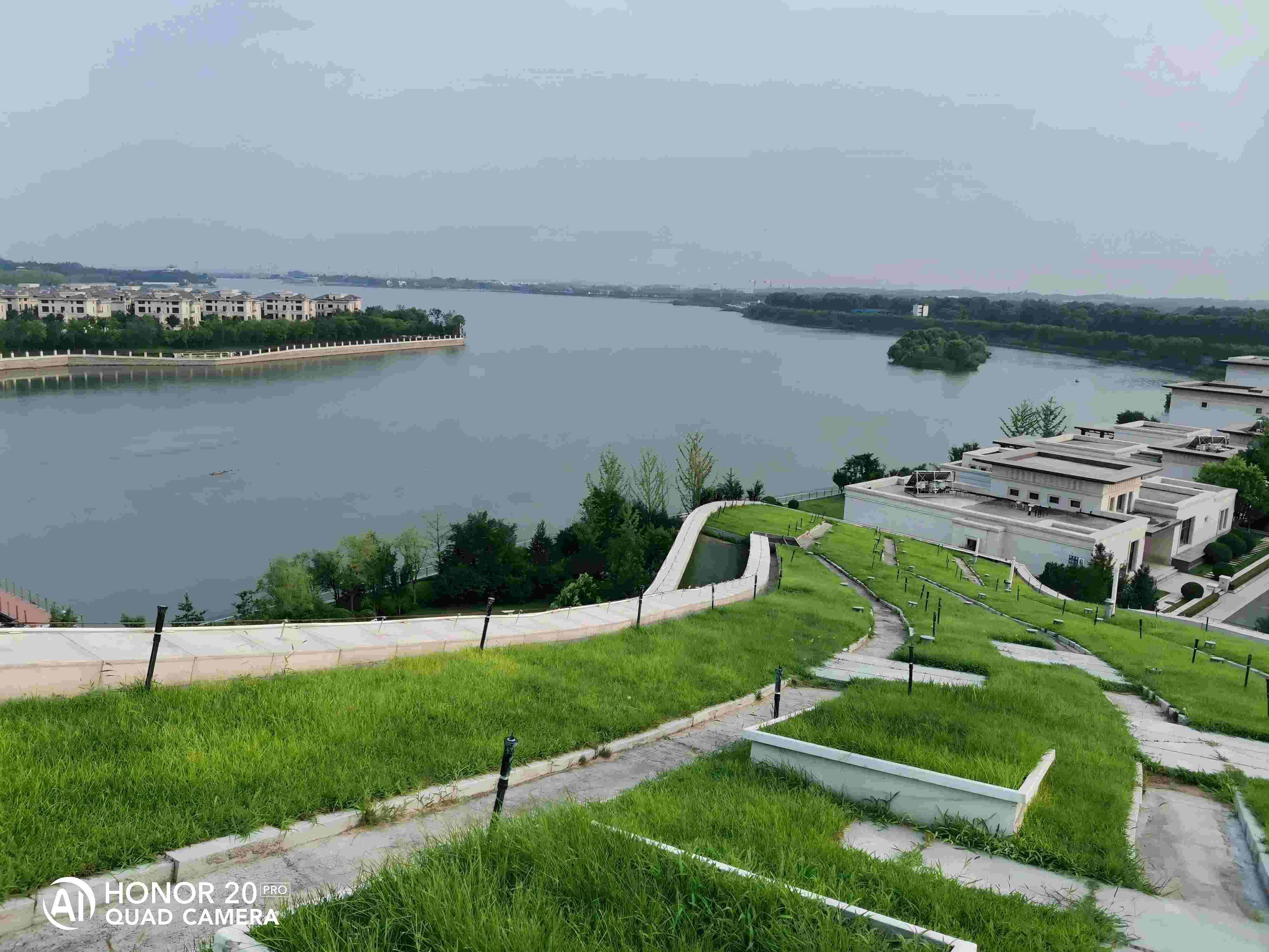 生命湖酒店（diàn）